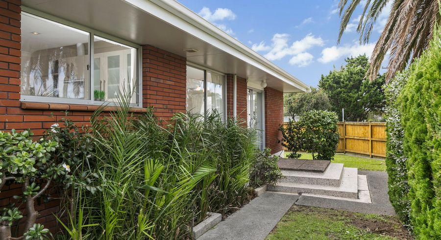  at 1/27 Eastern Beach Road, Eastern Beach, Auckland