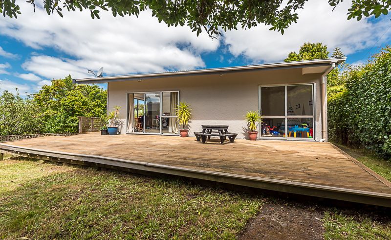  at 76 Roberts Road, Te Atatu South, Auckland