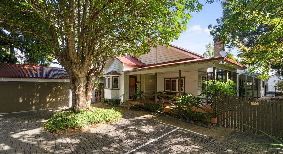  at 52 Swanson Road, Henderson, Auckland