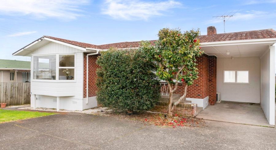  at 88 Pupuke Road, Hillcrest, Auckland