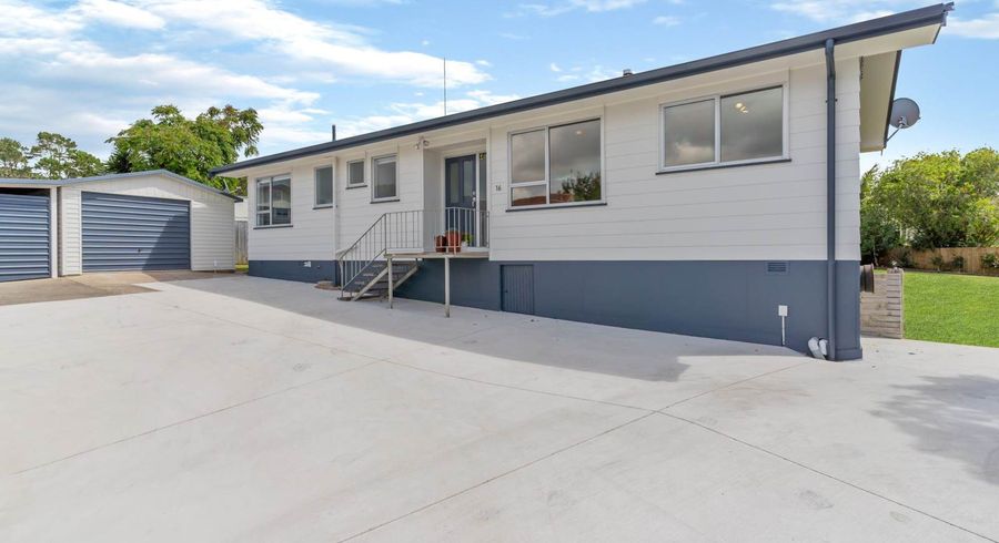 at 16 Pipitea Place, Massey, Waitakere City, Auckland