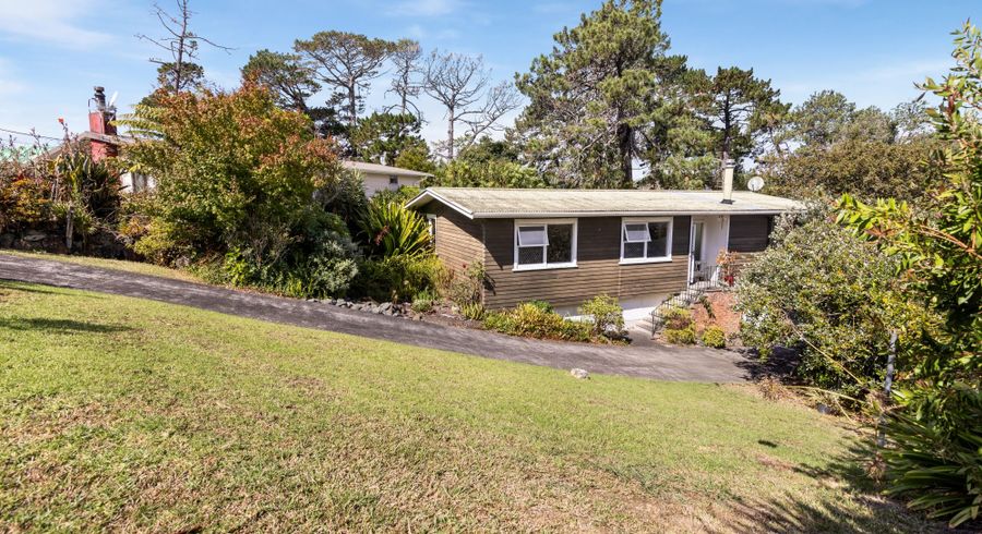  at 40 Crystal Avenue, Glendene, Waitakere City, Auckland