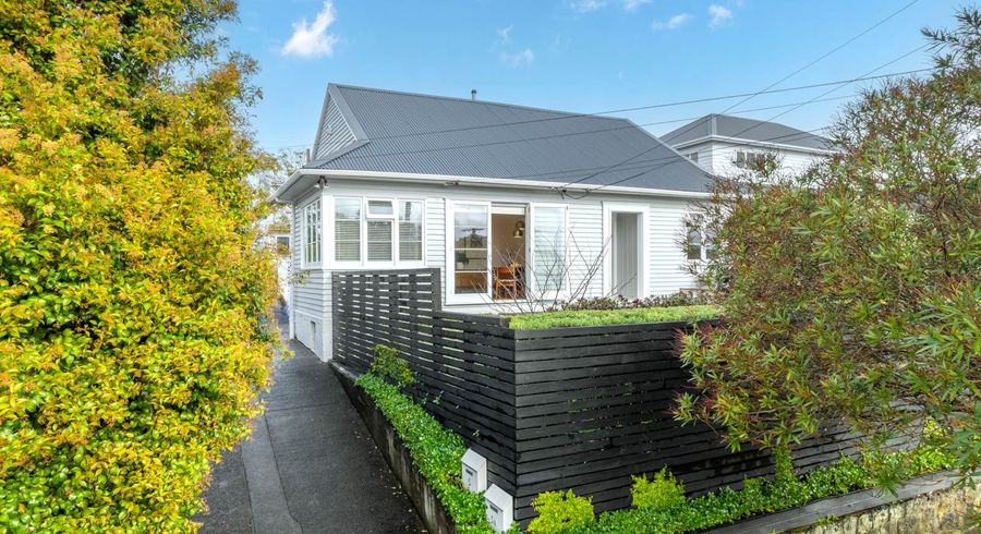  at 5 Kanuka Street, Point Chevalier, Auckland