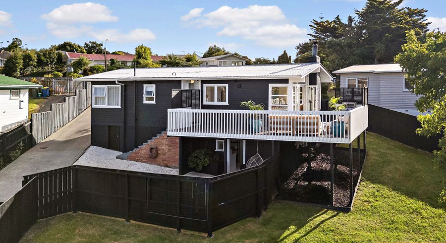  at 89 Fairclough Road, Beach Haven, North Shore City, Auckland