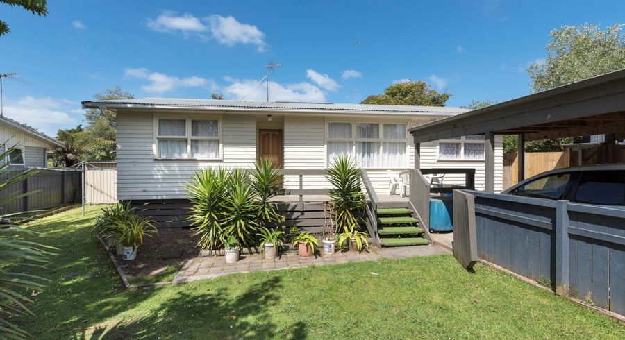  at 2/615 Swanson Road, Swanson, Auckland