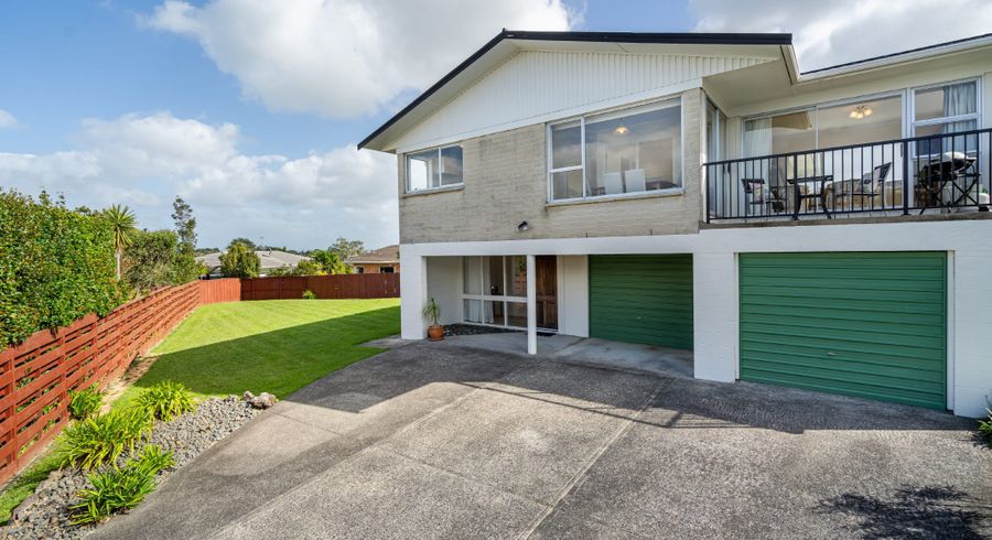  at 26 Chatswood Grove, Chatswood, Auckland