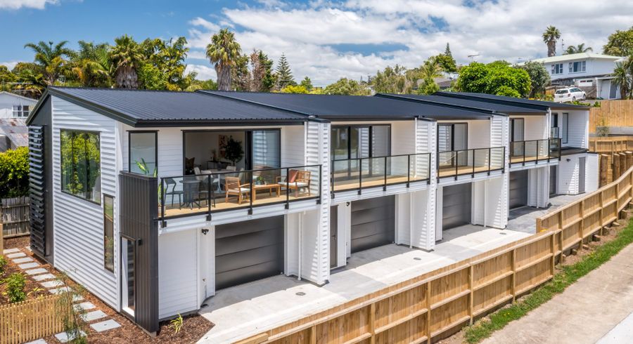  at 52 Lauderdale Road, Birkdale, North Shore City, Auckland