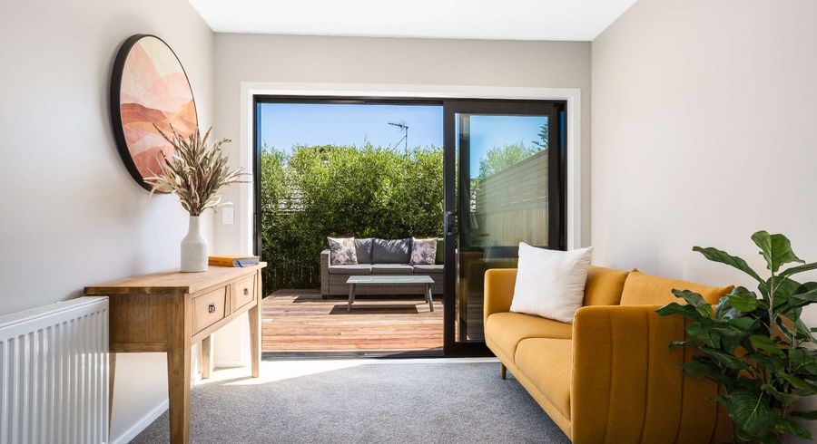  at 2/7 Grays Road, Plimmerton, Porirua