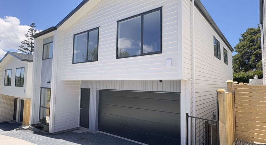  at 21D Barron Drive, Green Bay, Waitakere City, Auckland