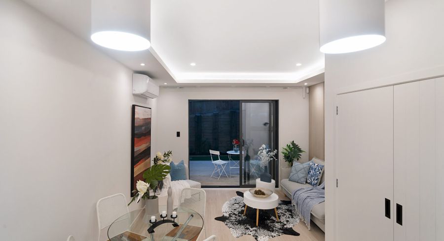  at 8/52 Newington Road, Henderson, Waitakere City, Auckland