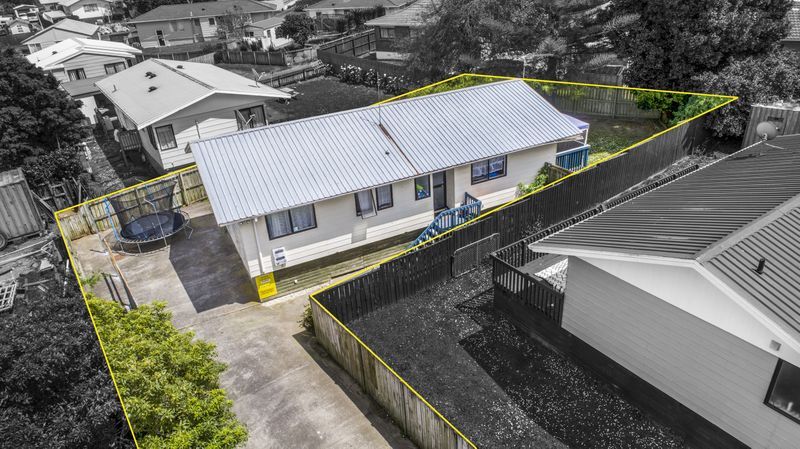  at 2/63 Palmers Road, Clendon Park, Auckland