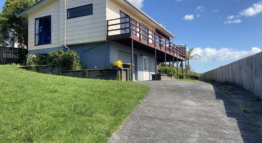  at 42 Pemberton Avenue, Bayview, Auckland