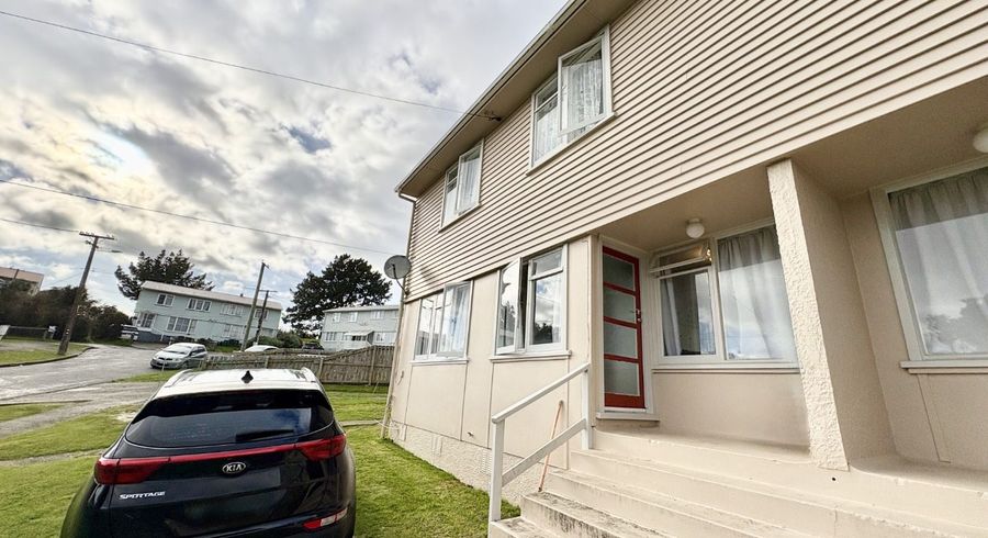  at 2b Devon Place, Cannons Creek, Porirua, Wellington