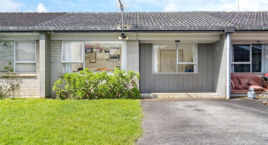  at 4/25 Aranui Road, Mount Wellington, Auckland