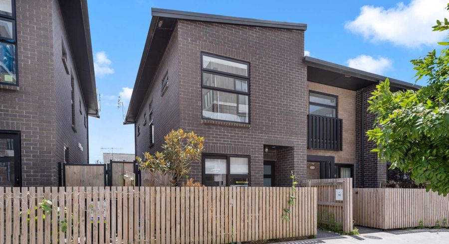  at 58  Rauemi Way, Te Atatu South, Waitakere City, Auckland