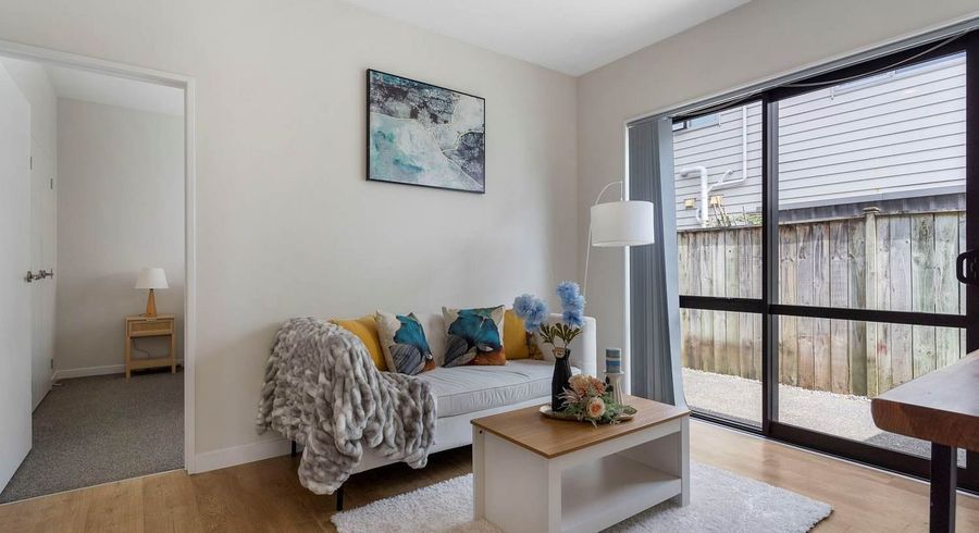  at 33 Springside Drive, Flat Bush, Manukau City, Auckland