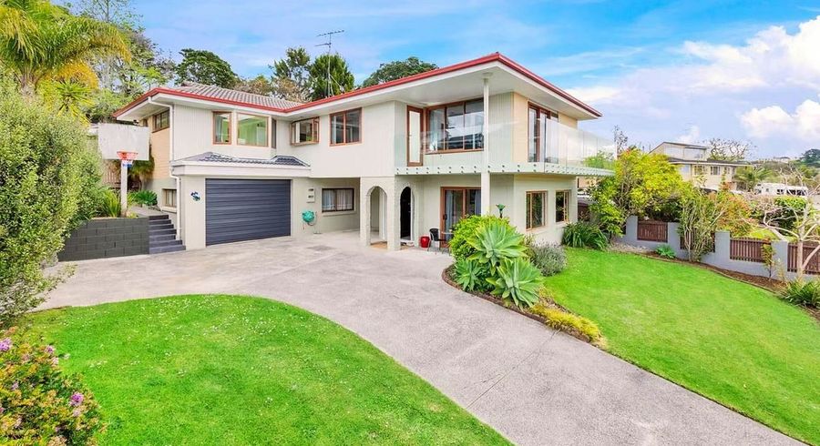  at 11 Robin Lane, Browns Bay, Auckland