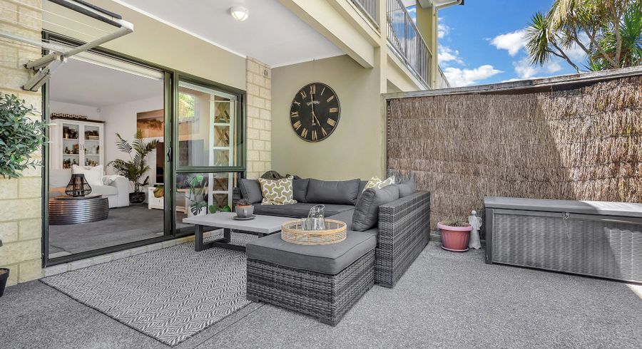  at 2/90 Albany Highway, Greenhithe, Auckland