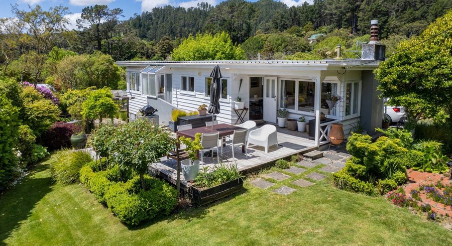  at 33 Jocelyn Crescent, Pinehaven, Upper Hutt