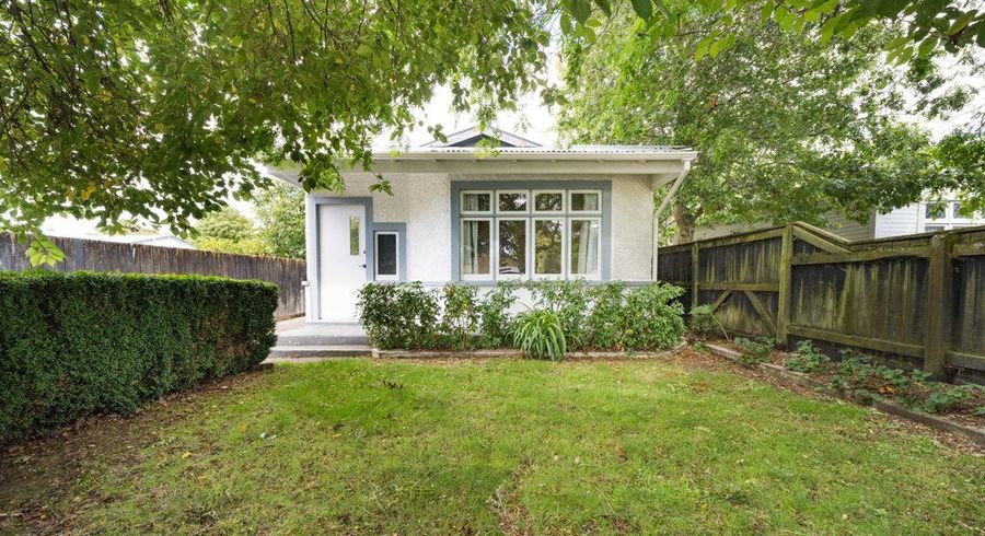  at 9 Weston Avenue, Roslyn, Palmerston North, Manawatu / Whanganui