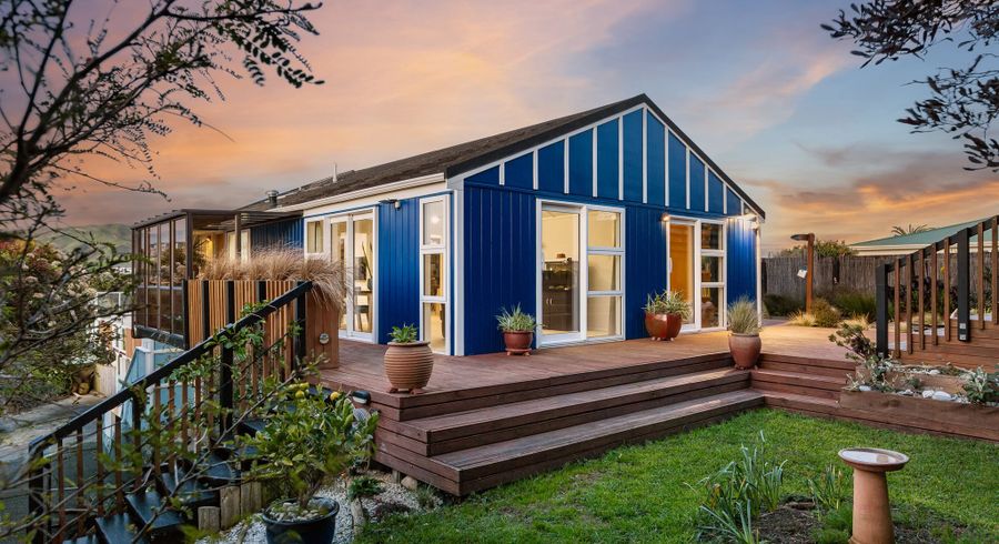  at 2/11 Mervyn Place, Plimmerton, Porirua, Wellington