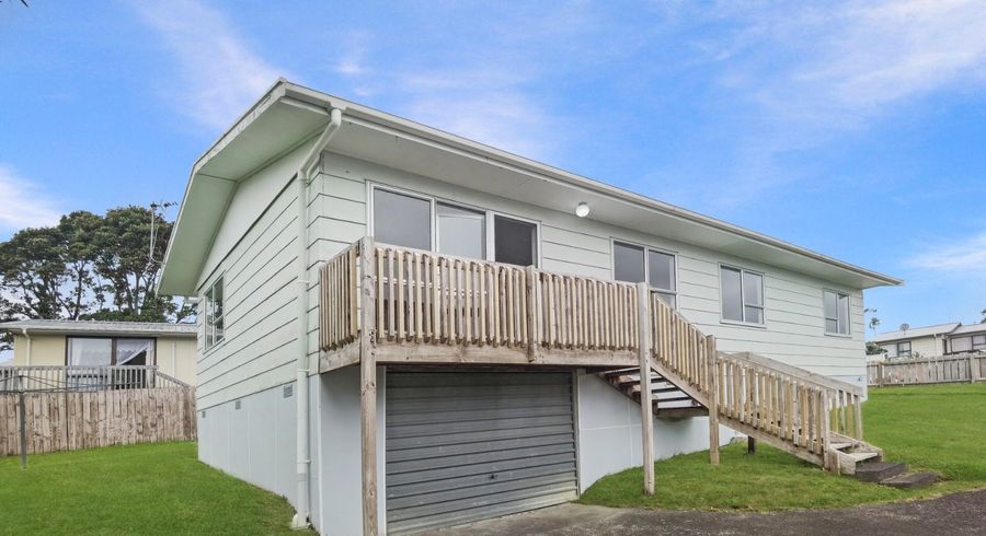  at 5 Flaunty Place, West Harbour, Waitakere City, Auckland