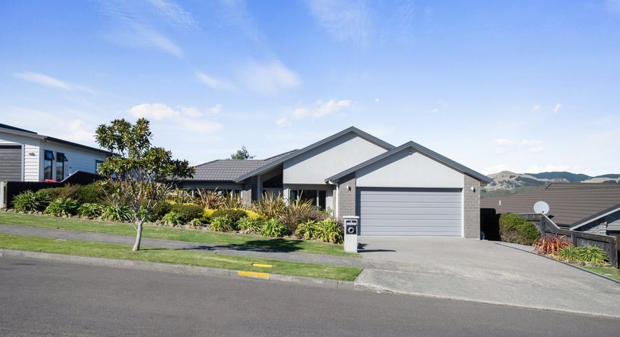  at 11 Paparoa Crescent, Aotea, Porirua