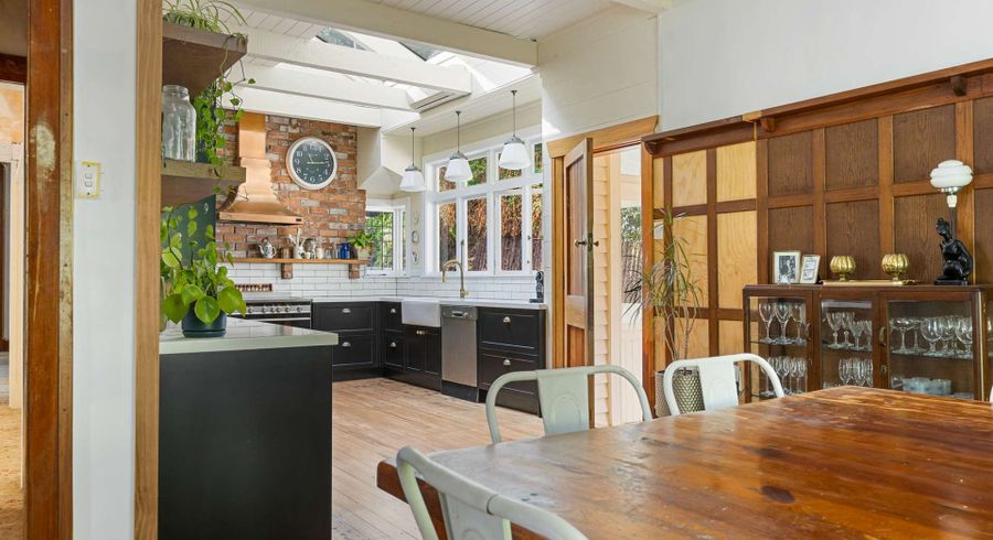  at 353 Devon Street West, Lynmouth, New Plymouth, Taranaki