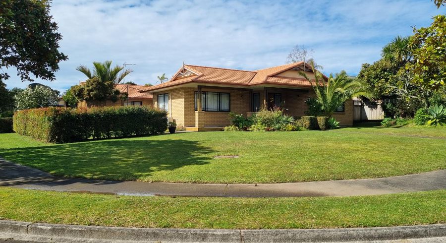  at 6 Syracuse Place, Albany, Auckland