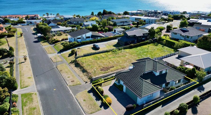  at 2/24 Harvey Street, Waipahihi, Taupō