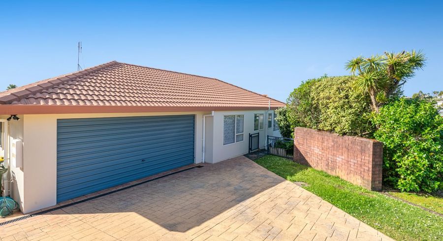  at Bluebird Crescent, Unsworth Heights, North Shore City, Auckland