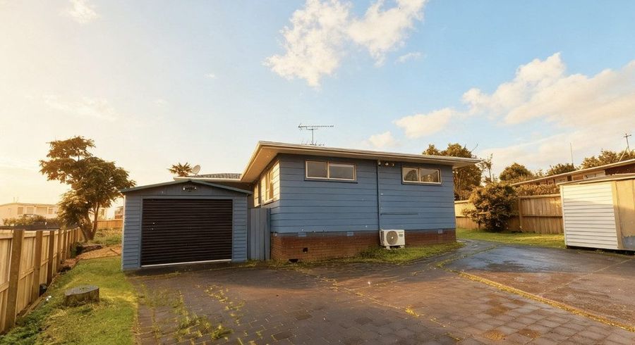  at 13 Pipitea Place, Massey, Waitakere City, Auckland