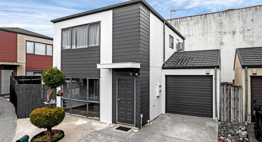  at 19 Rakich Place, Henderson, Waitakere City, Auckland