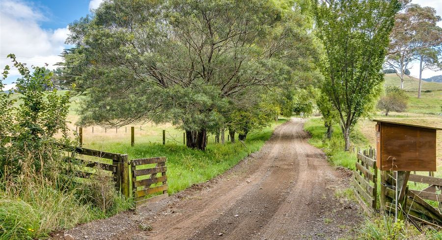  at 877 Hendley Road, Patoka