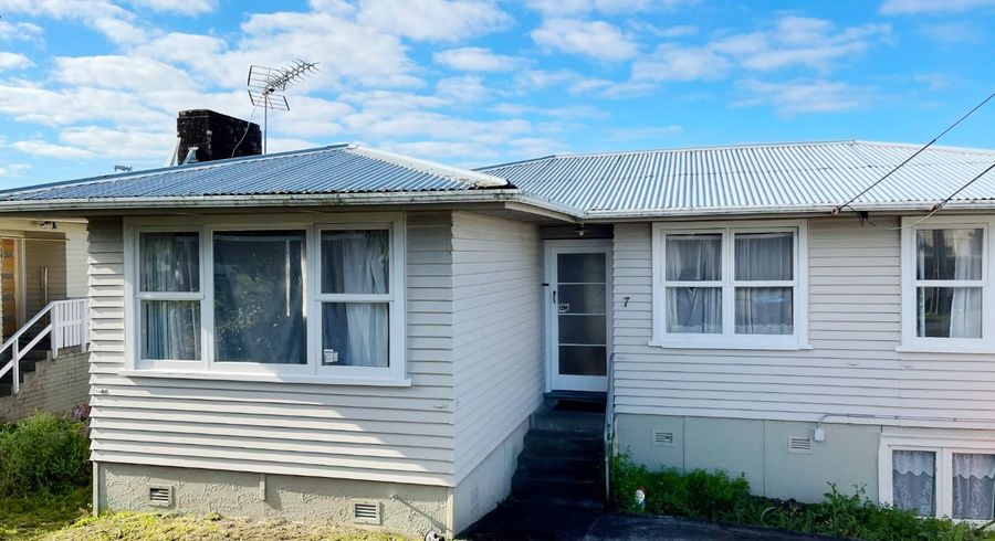  at 7 Bannister Place, New Windsor, Auckland