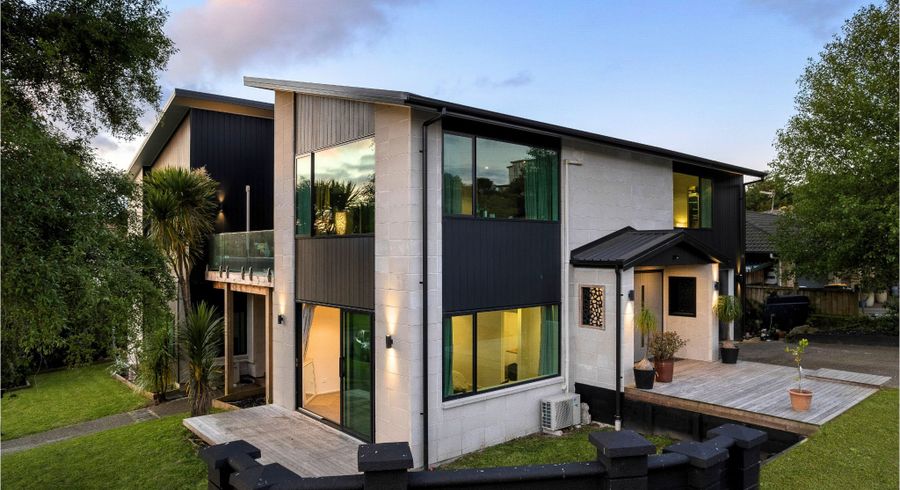  at 2 & 2A Sunvista Avenue, Albany, North Shore City, Auckland