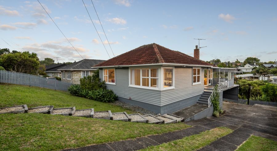  at 10 Macpherson Street, Meadowbank, Auckland