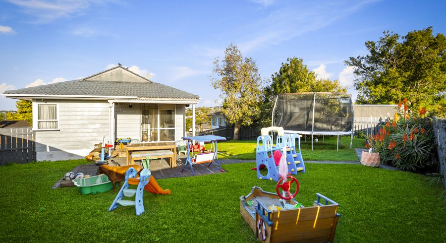  at 49 Solar Road, Glen Eden, Auckland