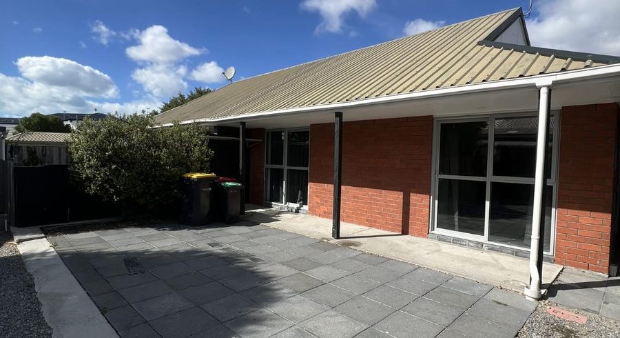  at 2/630 Hereford Street, Linwood, Christchurch City, Canterbury