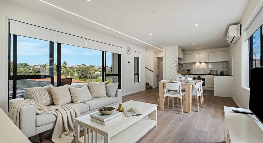  at 2/49 Northboro Road, Belmont, North Shore City, Auckland