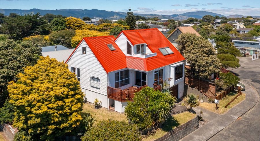  at 2 Bermuda Grove, Paraparaumu Beach, Paraparaumu