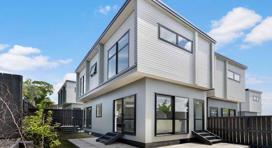  at 8/24 Andrew Road, Howick, Manukau City, Auckland