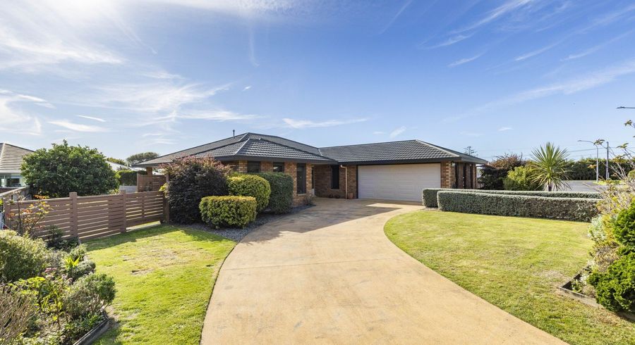  at 6 Royal Heights, Glen Avon, New Plymouth, Taranaki