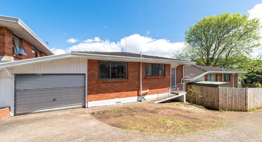  at 2/531 Mount Albert Road, Three Kings, Auckland