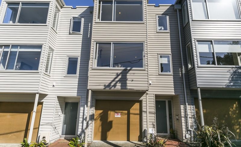  at 2/15 Roxburgh Street, Mount Victoria, Wellington