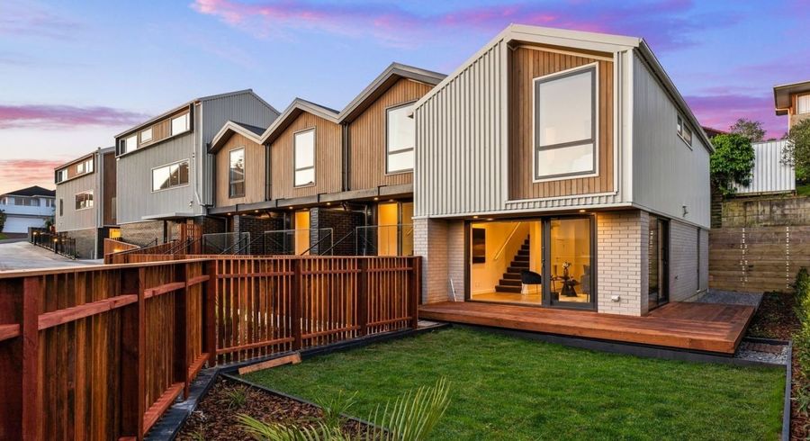  at 8/98-100 Walker Road, Point Chevalier, Auckland City, Auckland