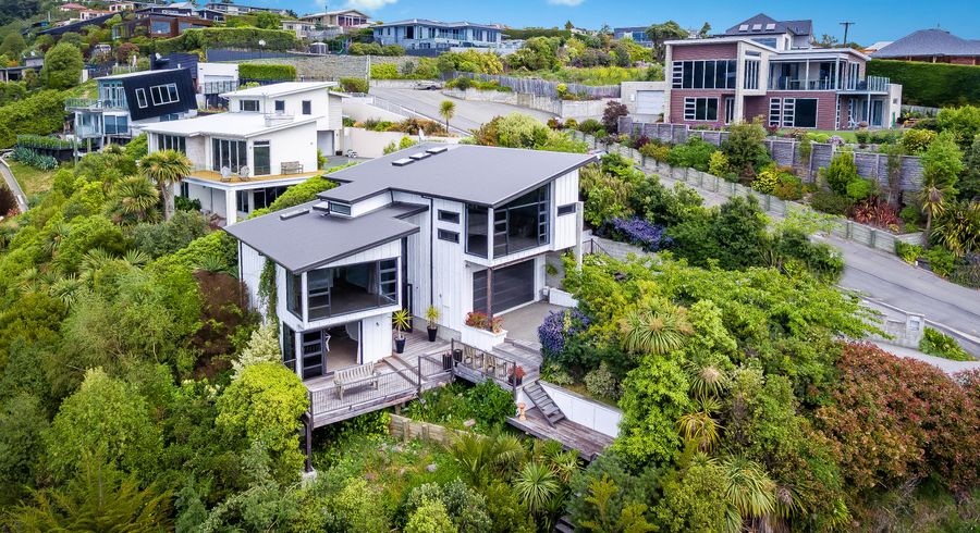  at 7 Law Lane, Mount Pleasant, Christchurch