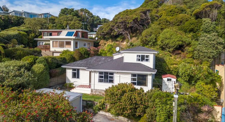  at 9 Trevor Terrace, Paremata, Porirua