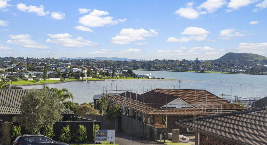  at 2/21 Venus Place, Half Moon Bay, Manukau City, Auckland