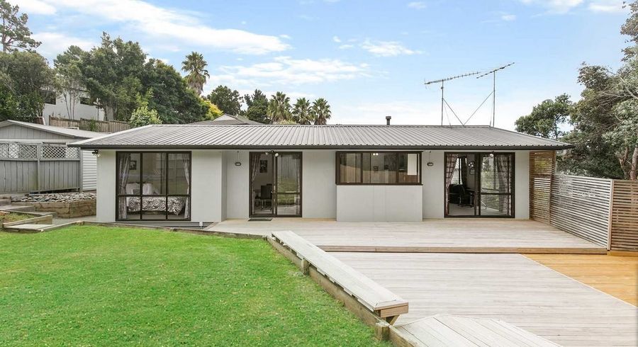  at 2/18 Cypress Place, Sunnynook, North Shore City, Auckland